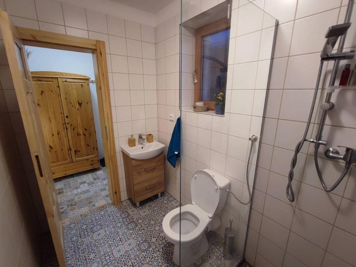 Lovely Fully-Equipped Studio In Tisa Village. Rocks Only 5 Minutes Walk Ngoại thất bức ảnh
